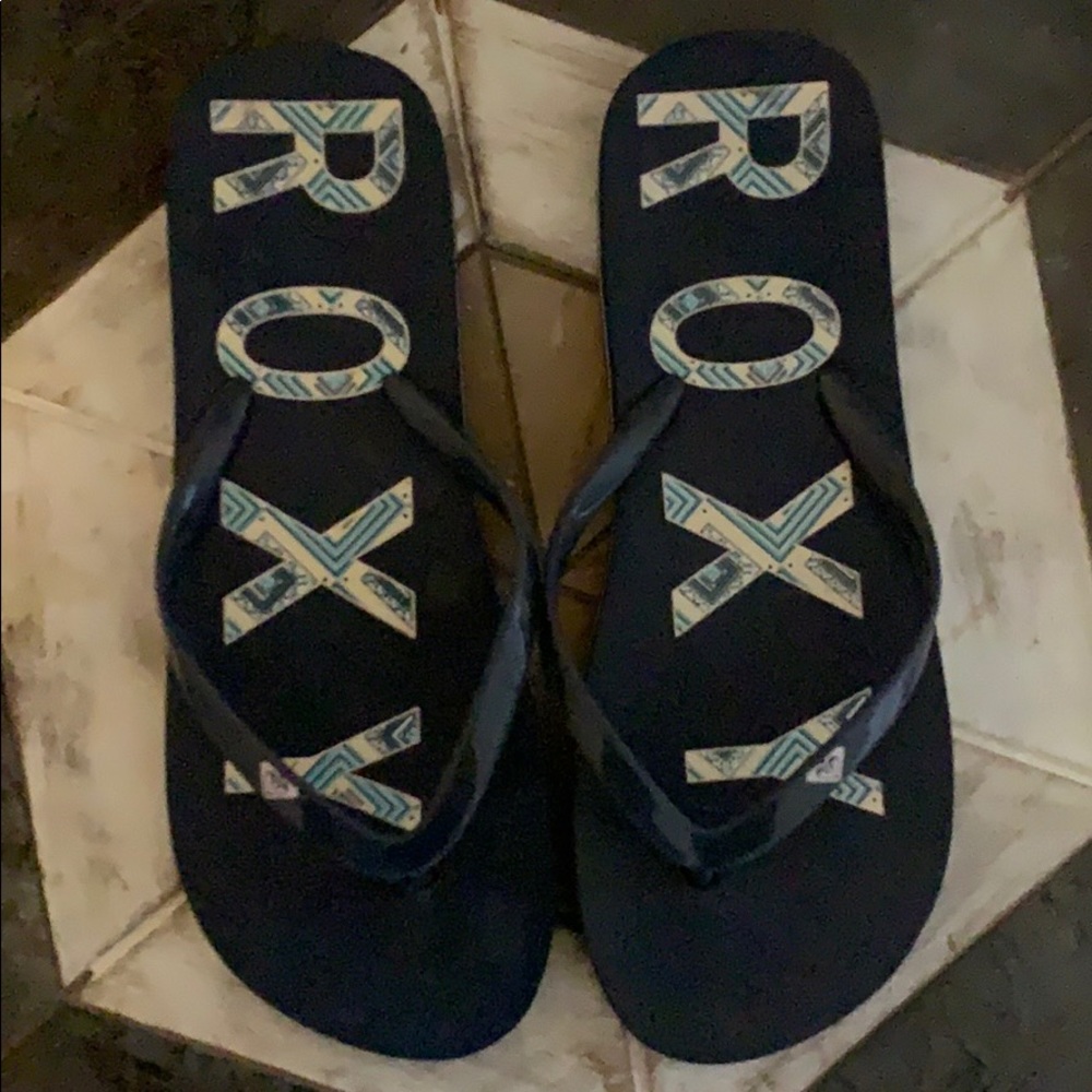 Roxy sandals